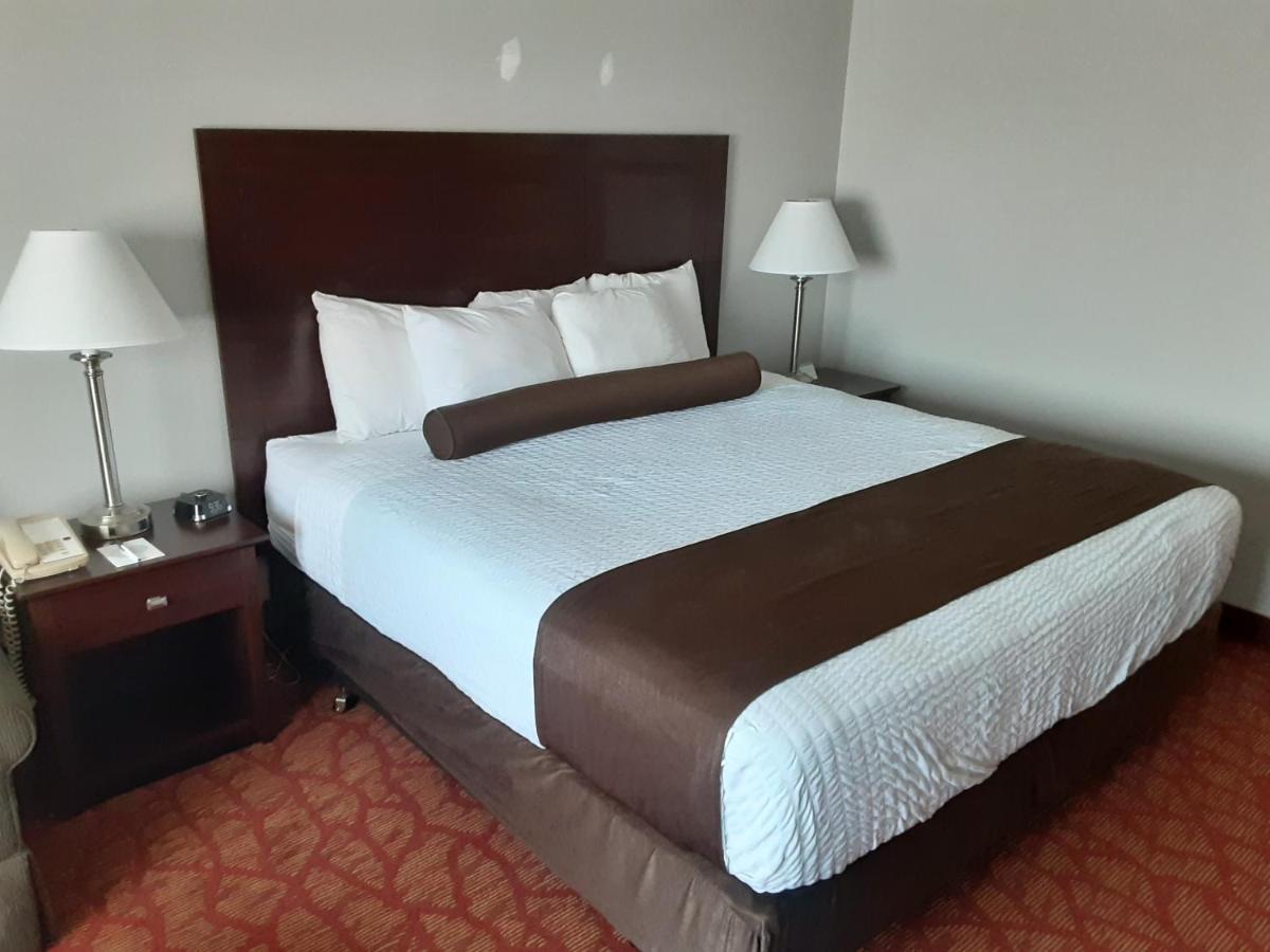 Boarders Inn & Suites By Cobblestone Hotels Superior Exterior photo